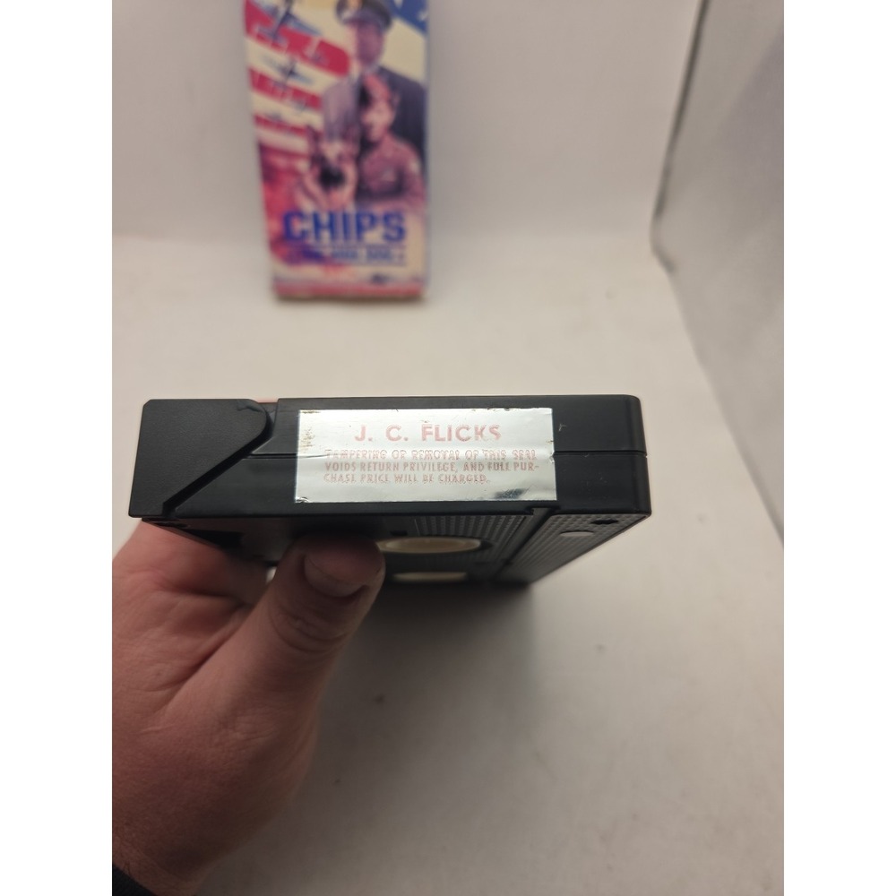 CHIPS THE WAR DOG VHS Brandon Douglas WWII German Shepherd 1989 Disney - Picture 5 of 8